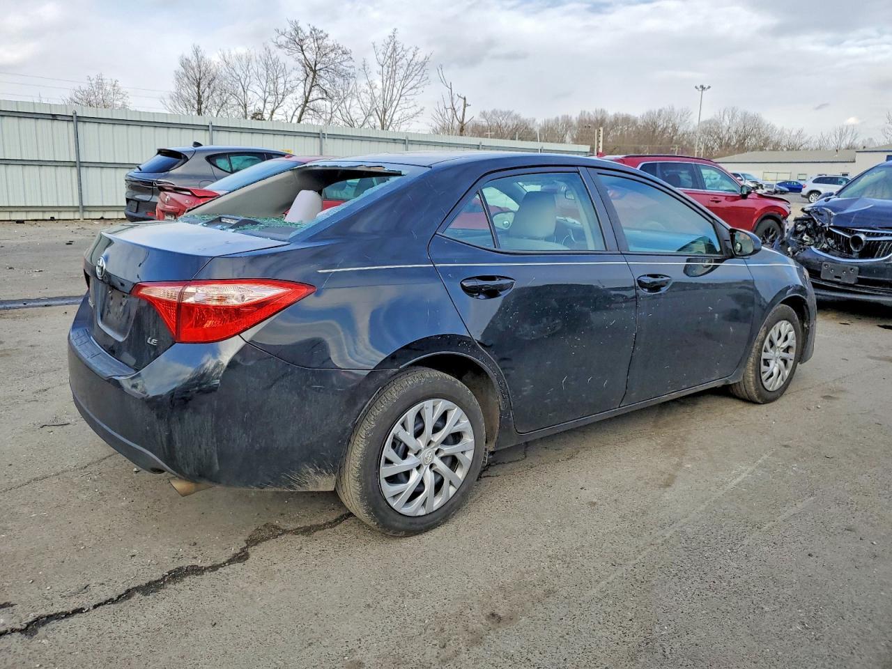 2018 Toyota Corolla L - Фото 3