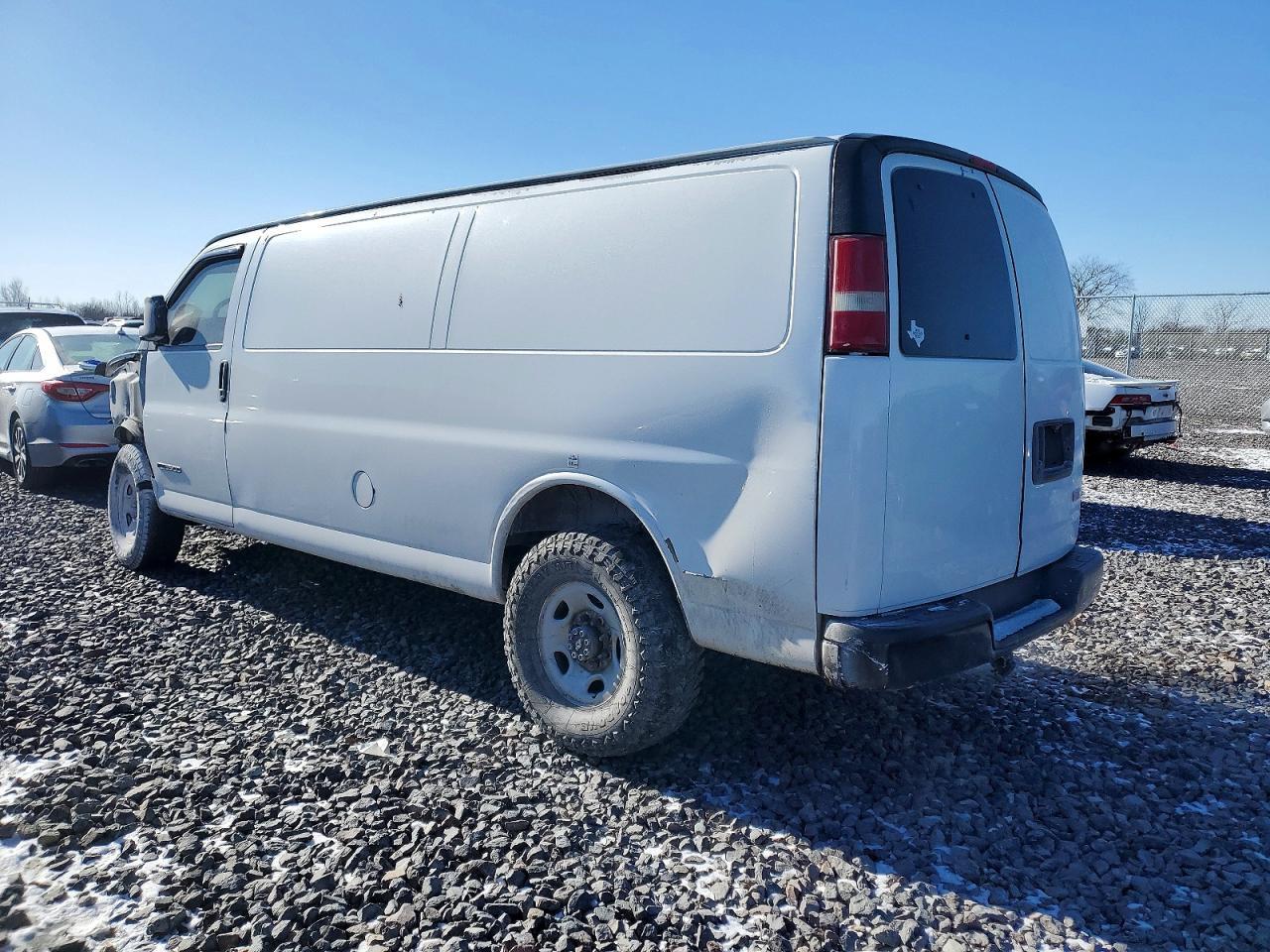 2004 GMC Savana G3500 Delivery Van - Фото 2