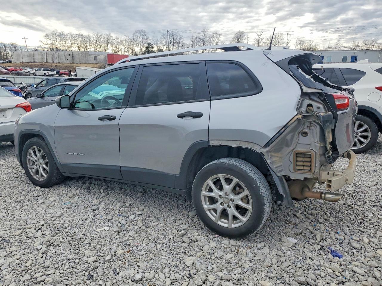 2017 Jeep Cherokee Sport - Фото 2