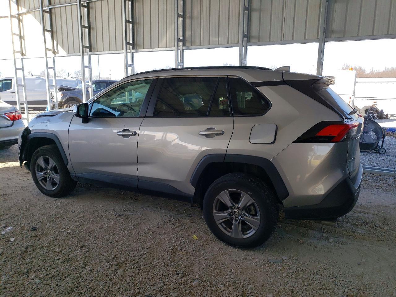 2022 Toyota Rav4 Xle - Image 2