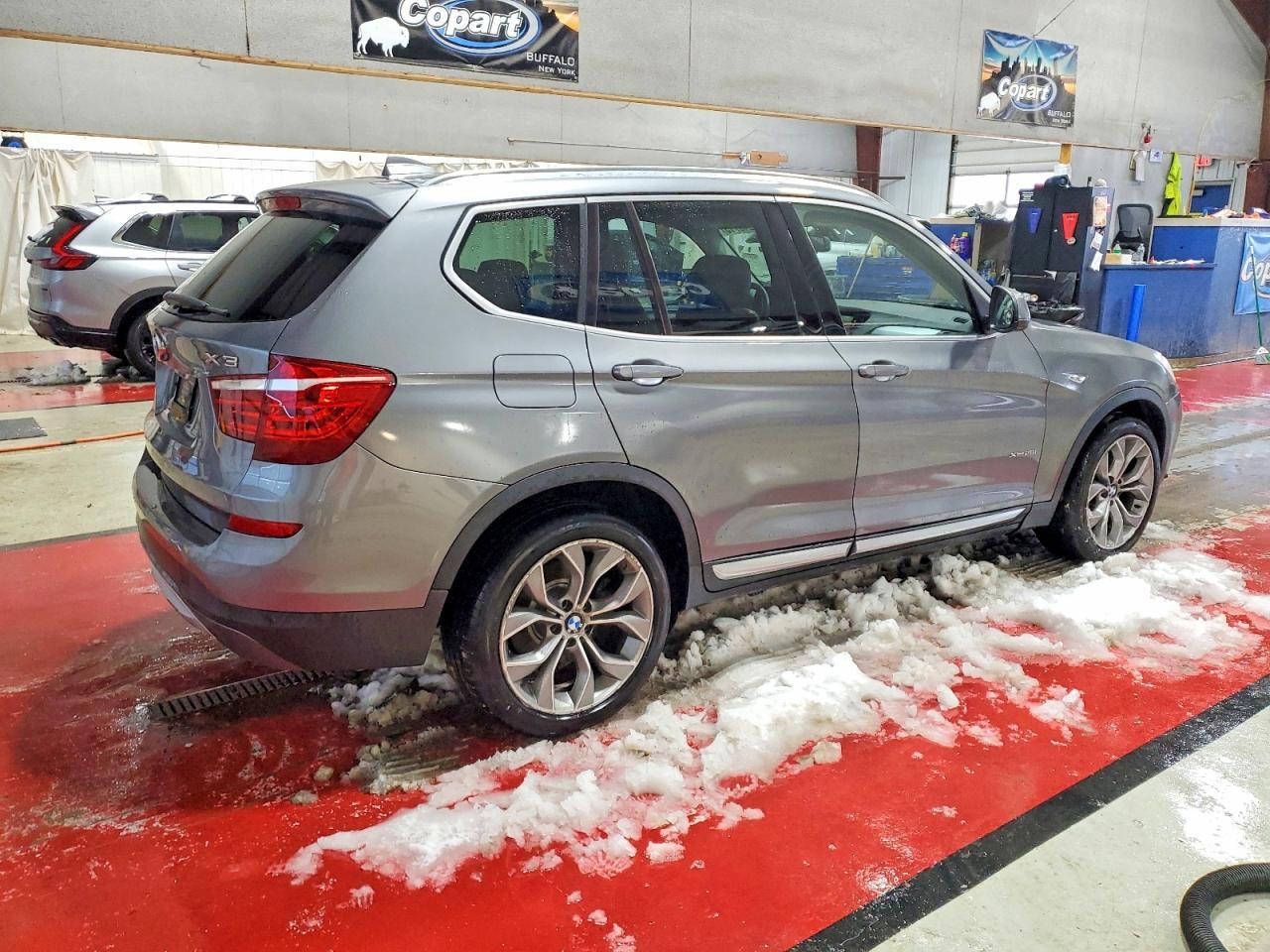 2016 BMW X3 xDrive28I - Фото 3