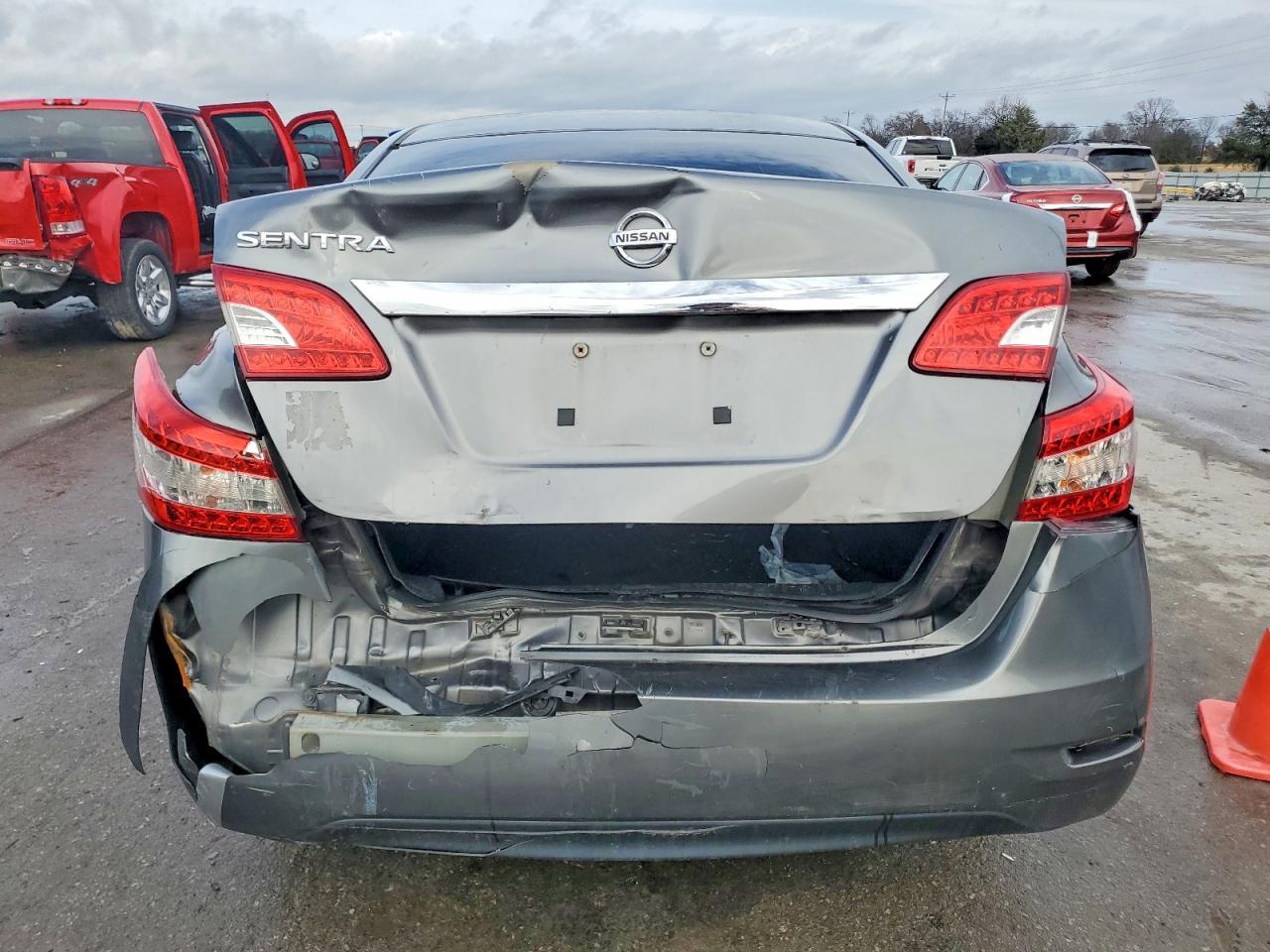 2015 Nissan Sentra S - Фото 6