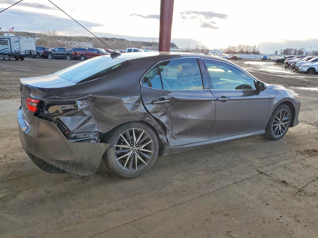 2023 Toyota Camry Xle - Фото 3