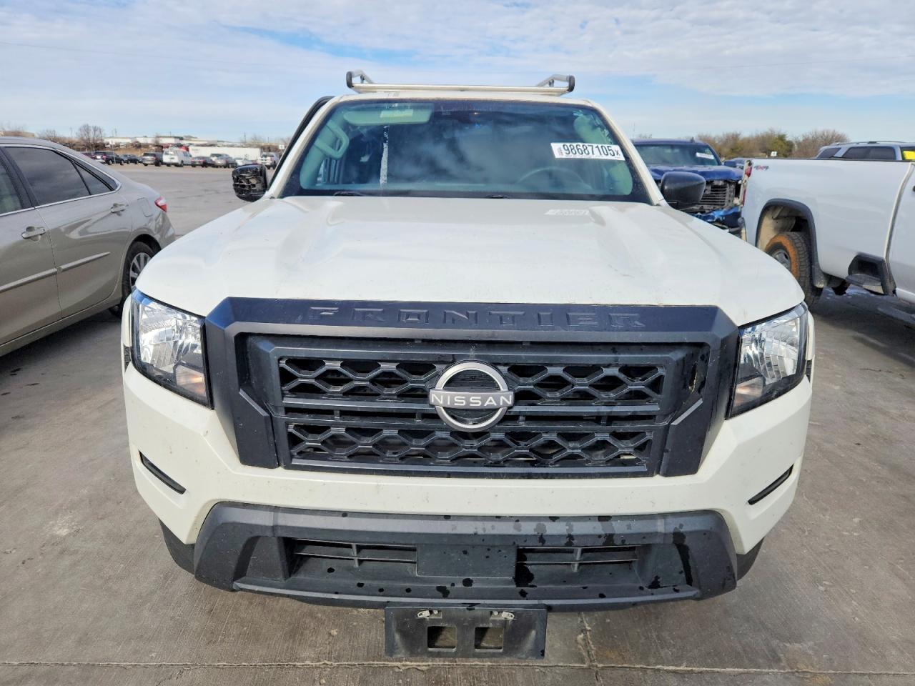 2023 Nissan Frontier - Image 5