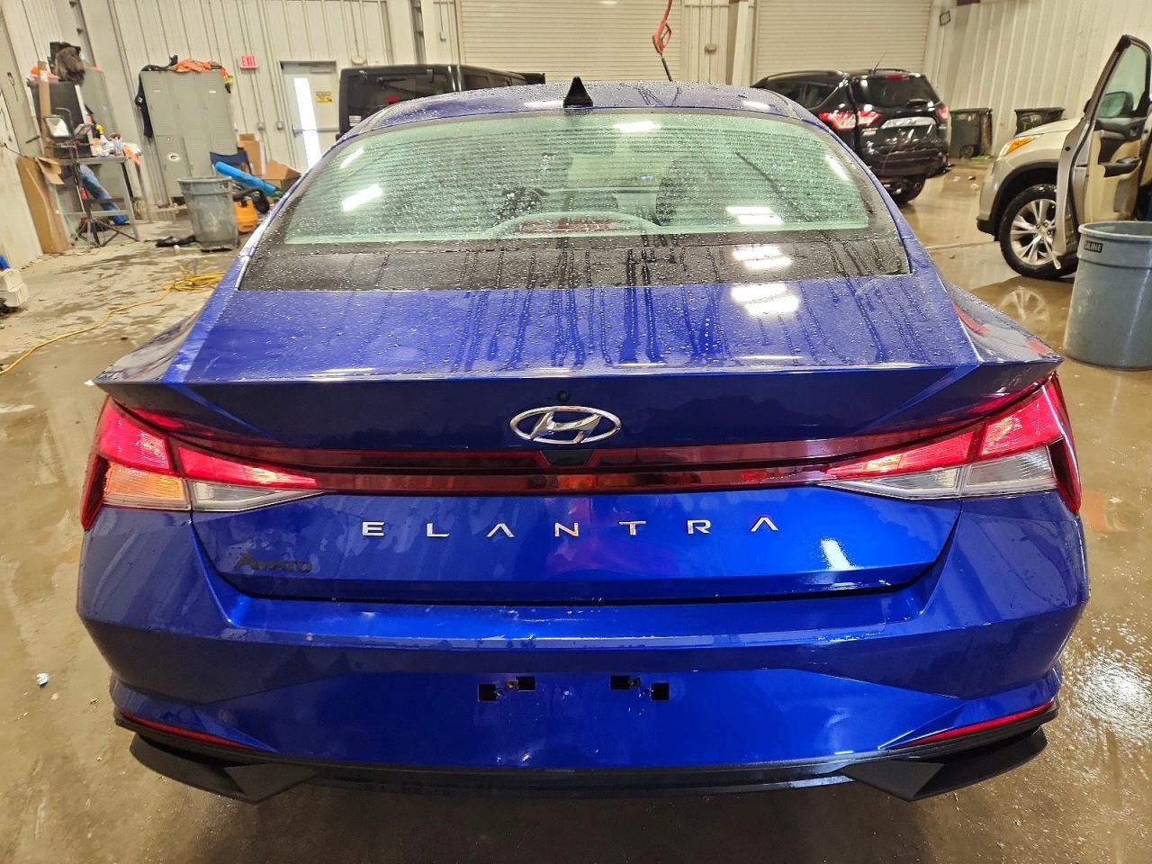 2023 Hyundai Elantra Se - Фото 6