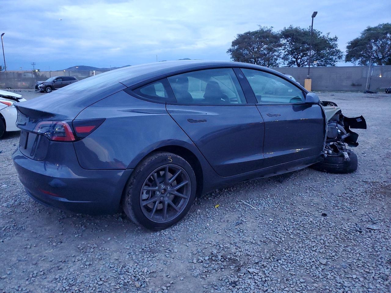 2023 Tesla Model 3 - Фото 3