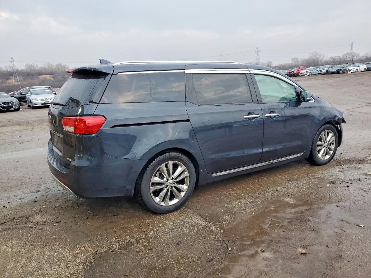 2017 Kia Sedona Sxl - Image 3