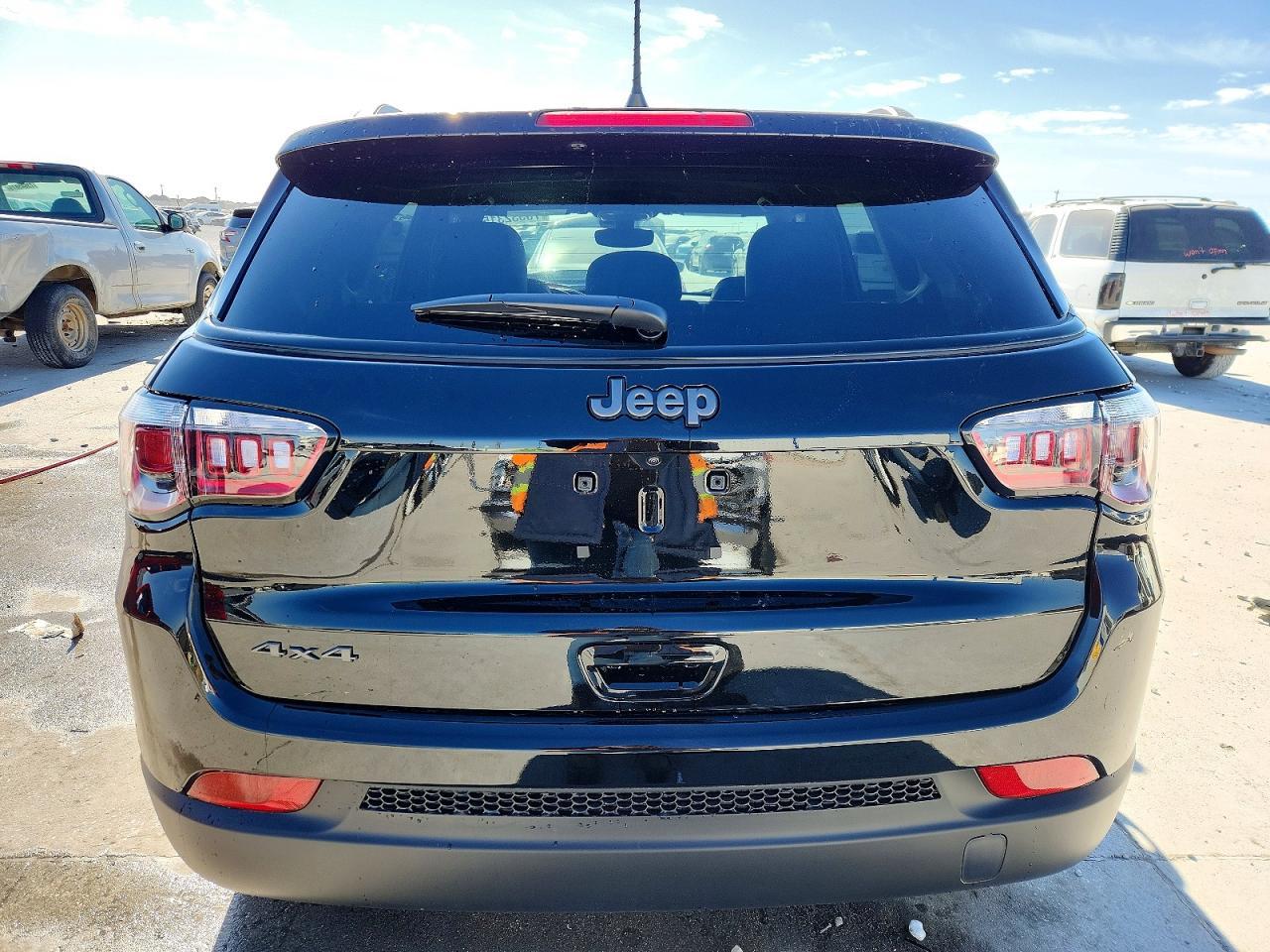 2026 Jeep Compass Latitude - Фото 6
