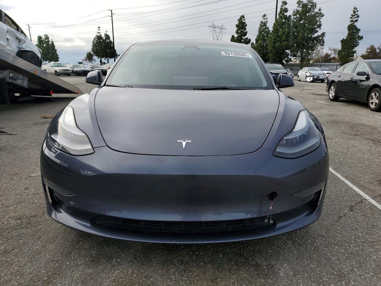 2023 Tesla Model 3 - Фото 5