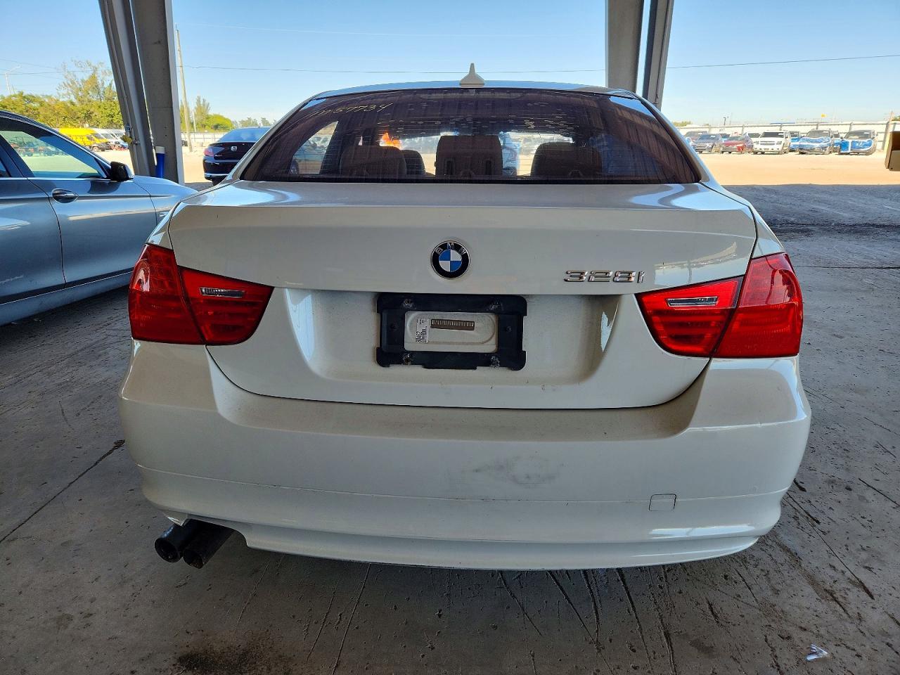 2011 BMW 328 I - Фото 6