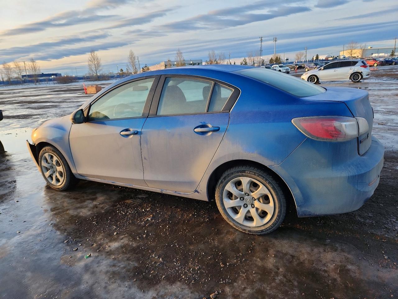 2013 Mazda 3 I - Image 2