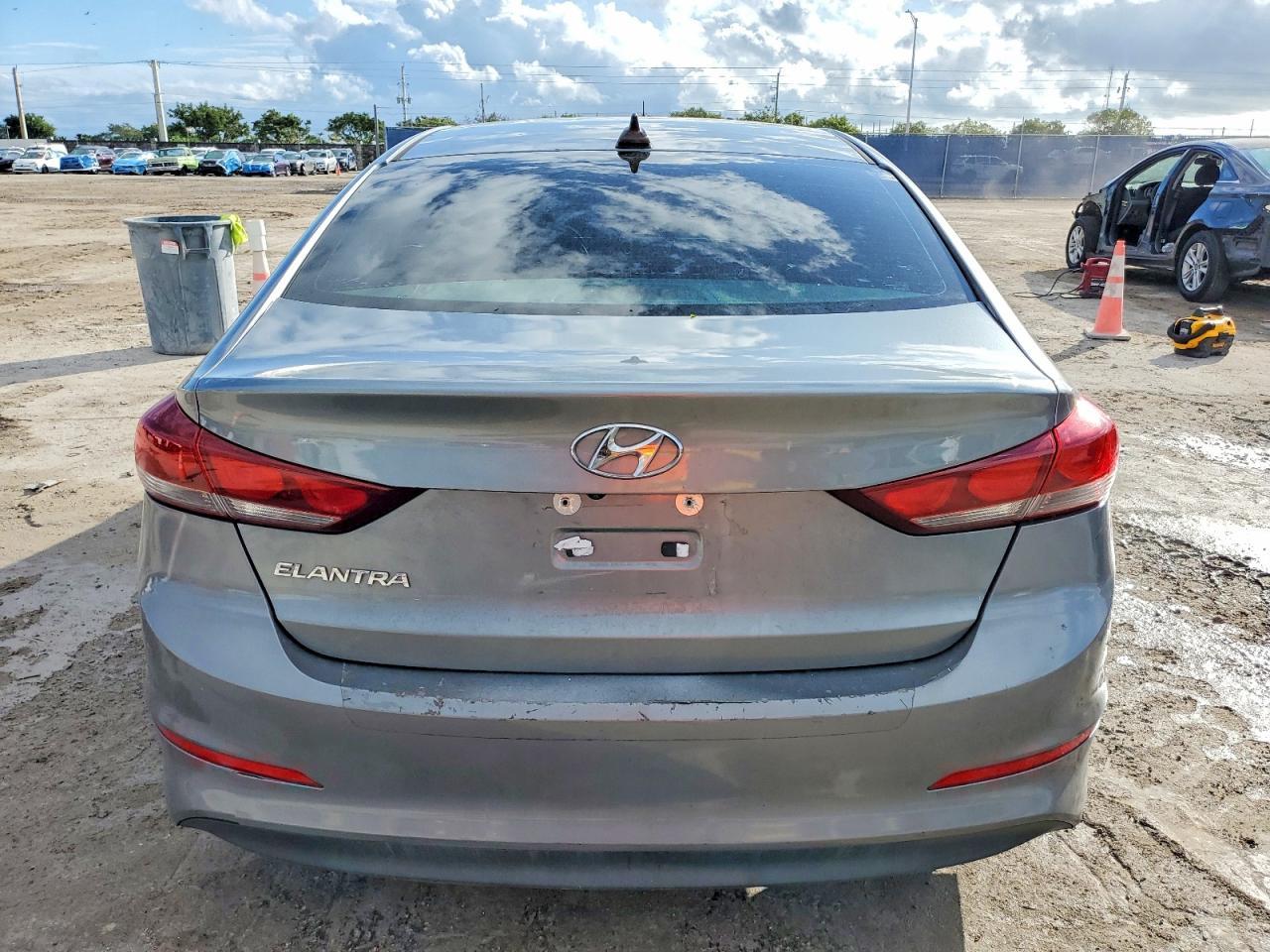 2018 Hyundai Elantra Sel - Image 6