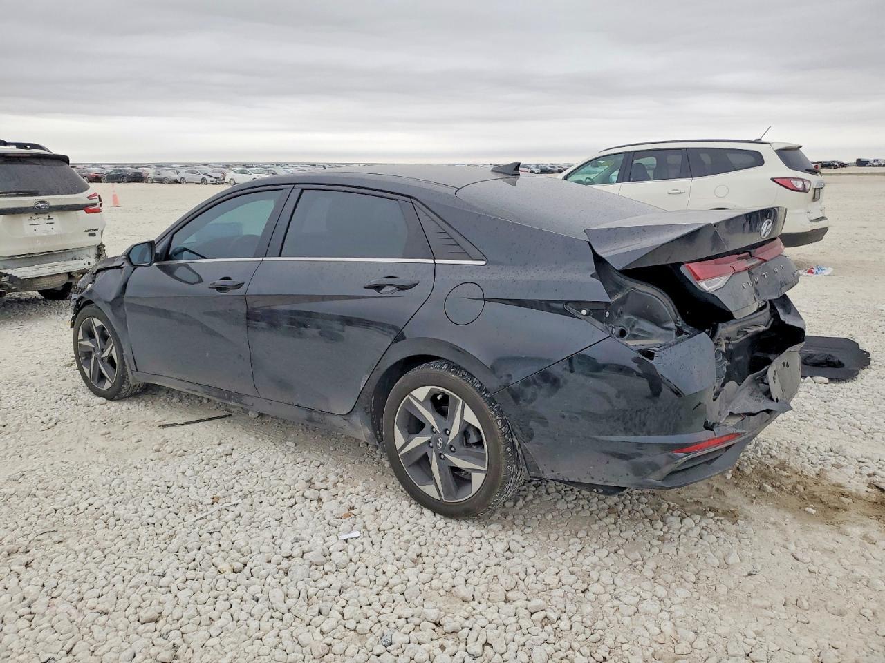 2023 Hyundai Elantra Limited - Image 2