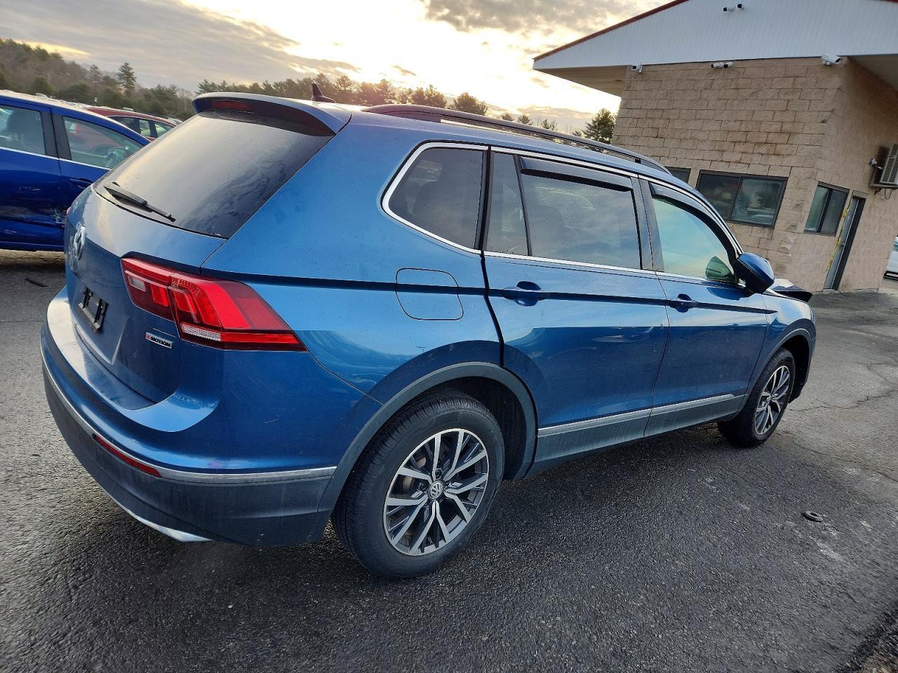 2020 Volkswagen Tiguan Se - Фото 3