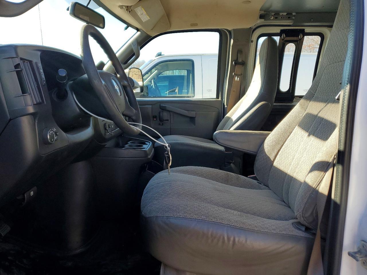 2018 Chevrolet Express 2500 Delivery Van - Фото 7