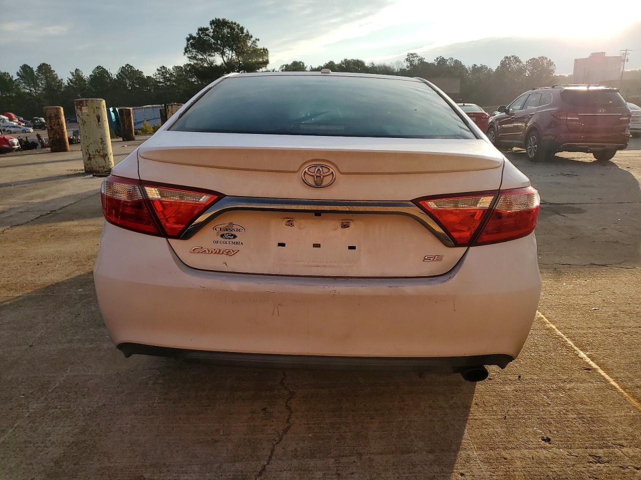 2015 Toyota Camry - Фото 6