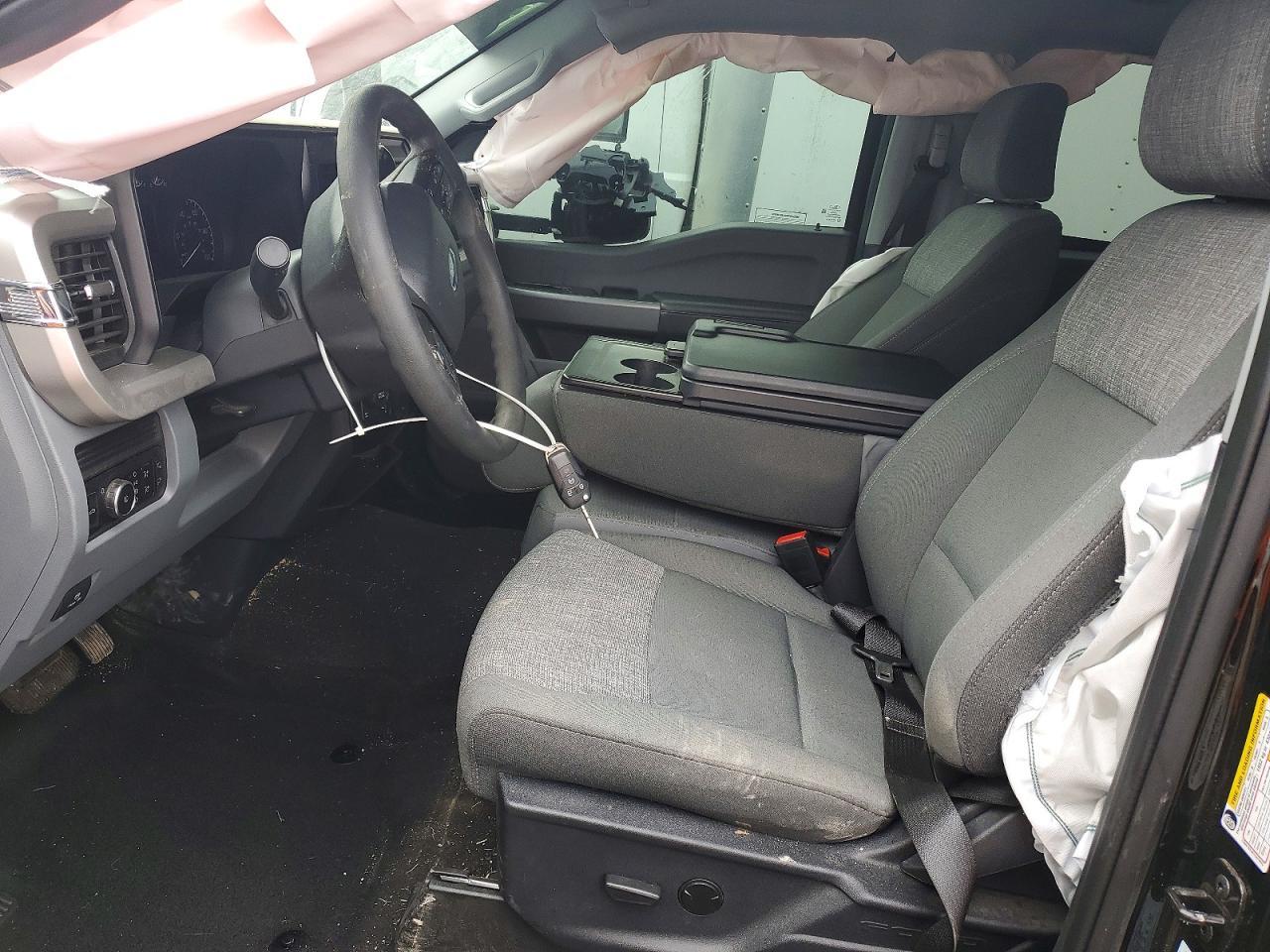 2025 Ford F350 Super Duty - Image 7