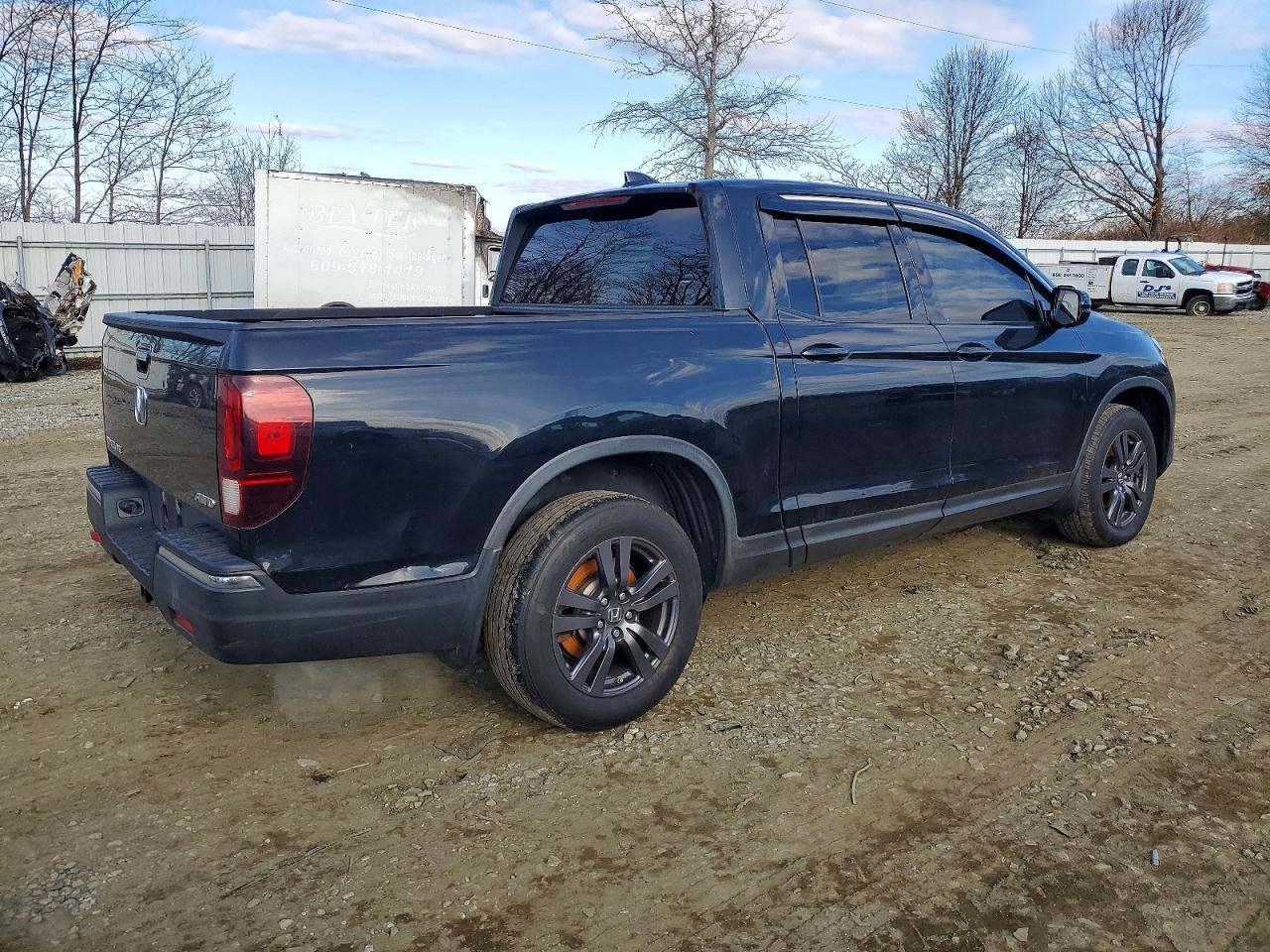 2017 Honda Ridgeline Sport - Фото 3