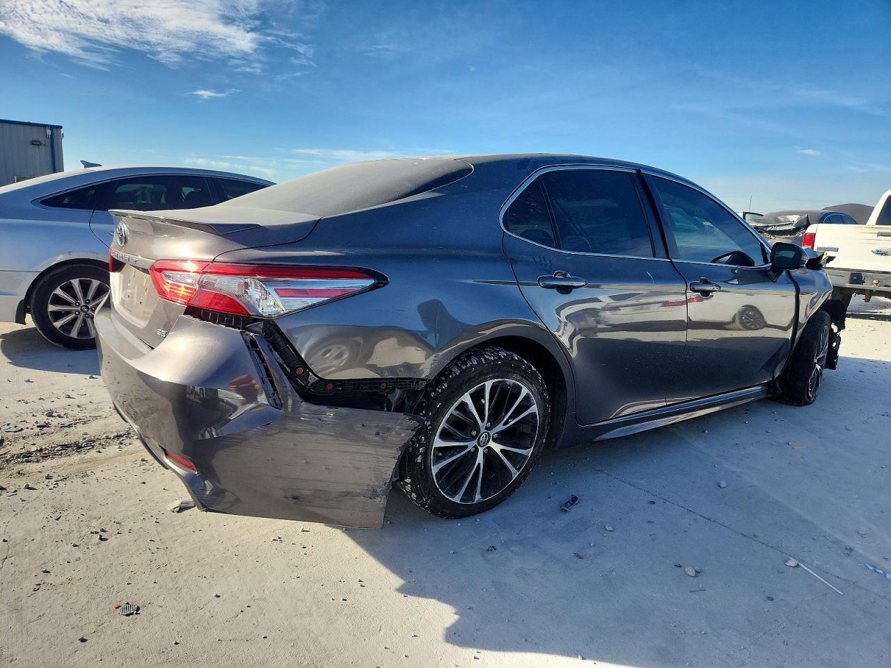 2018 Toyota Camry L - Фото 3