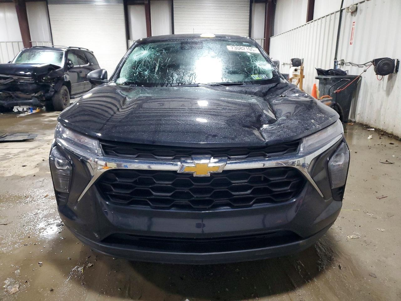 2024 Chevrolet Trax Ls - Image 5