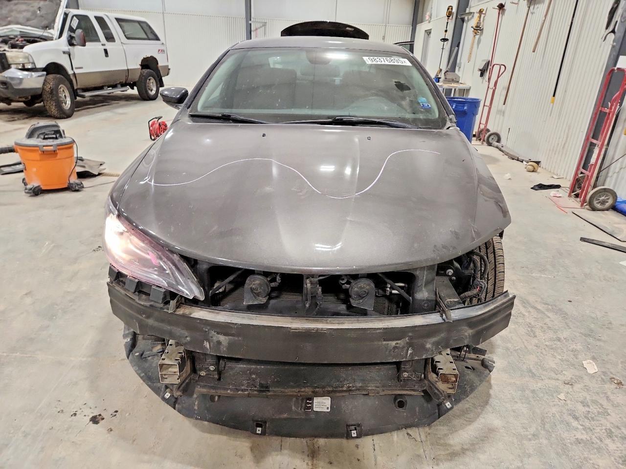 2015 Chrysler 200 Limited - Image 5