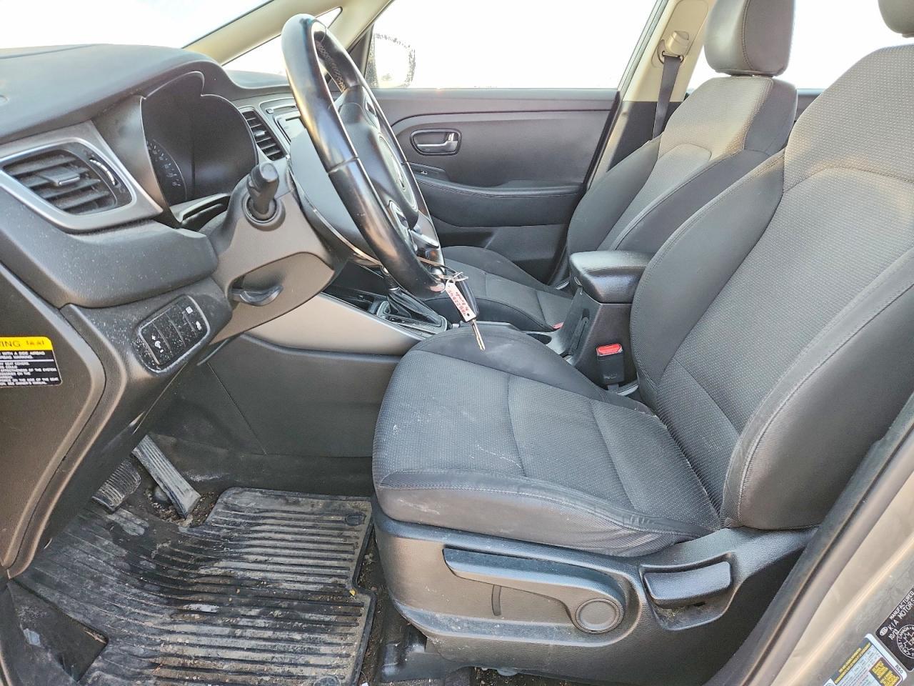 2014 Kia Rondo - Image 7