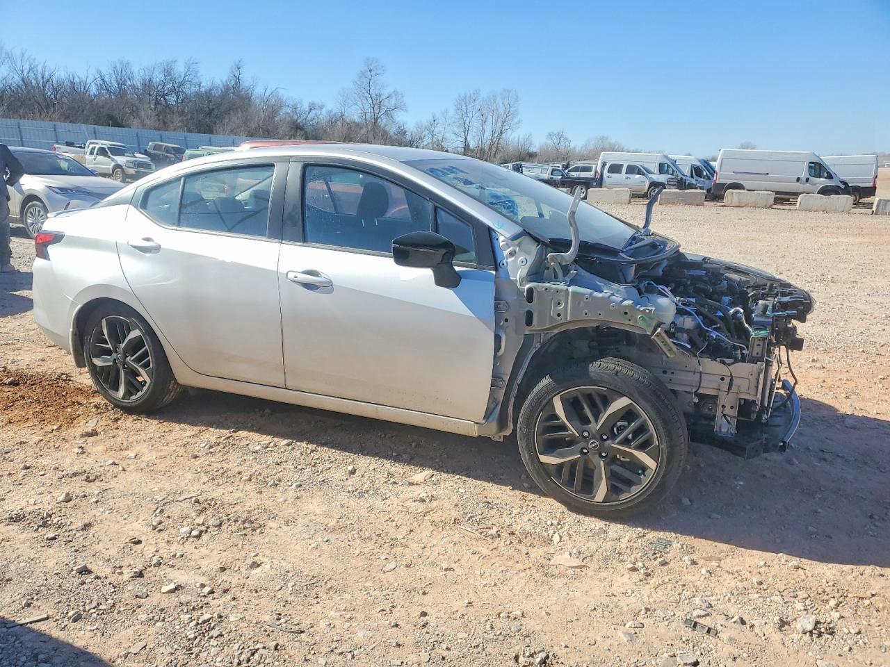 2025 Nissan Versa Sr - Фото 4