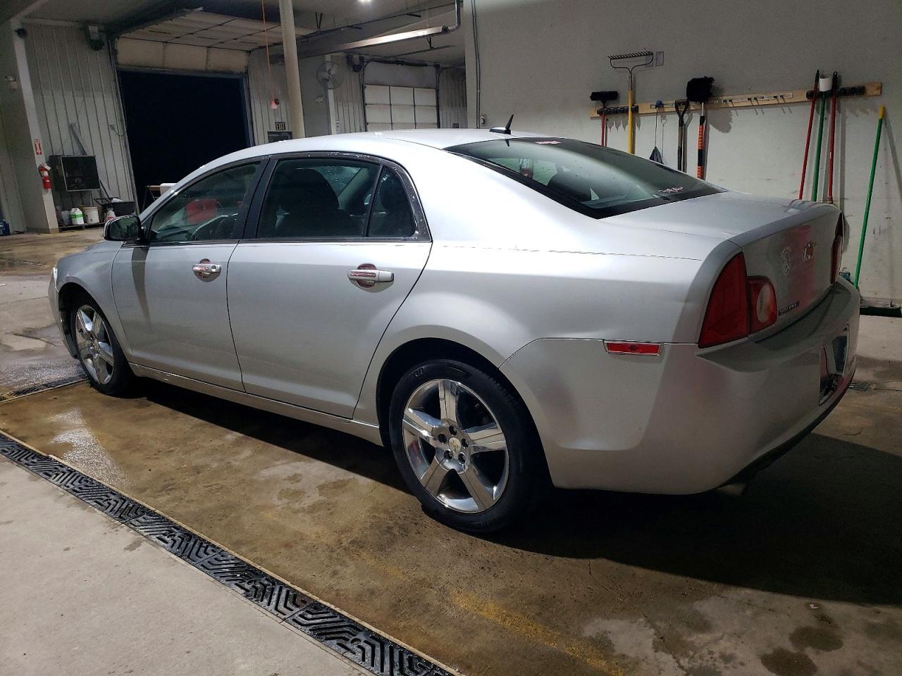 2011 Chevrolet Malibu 2Lt - Image 2
