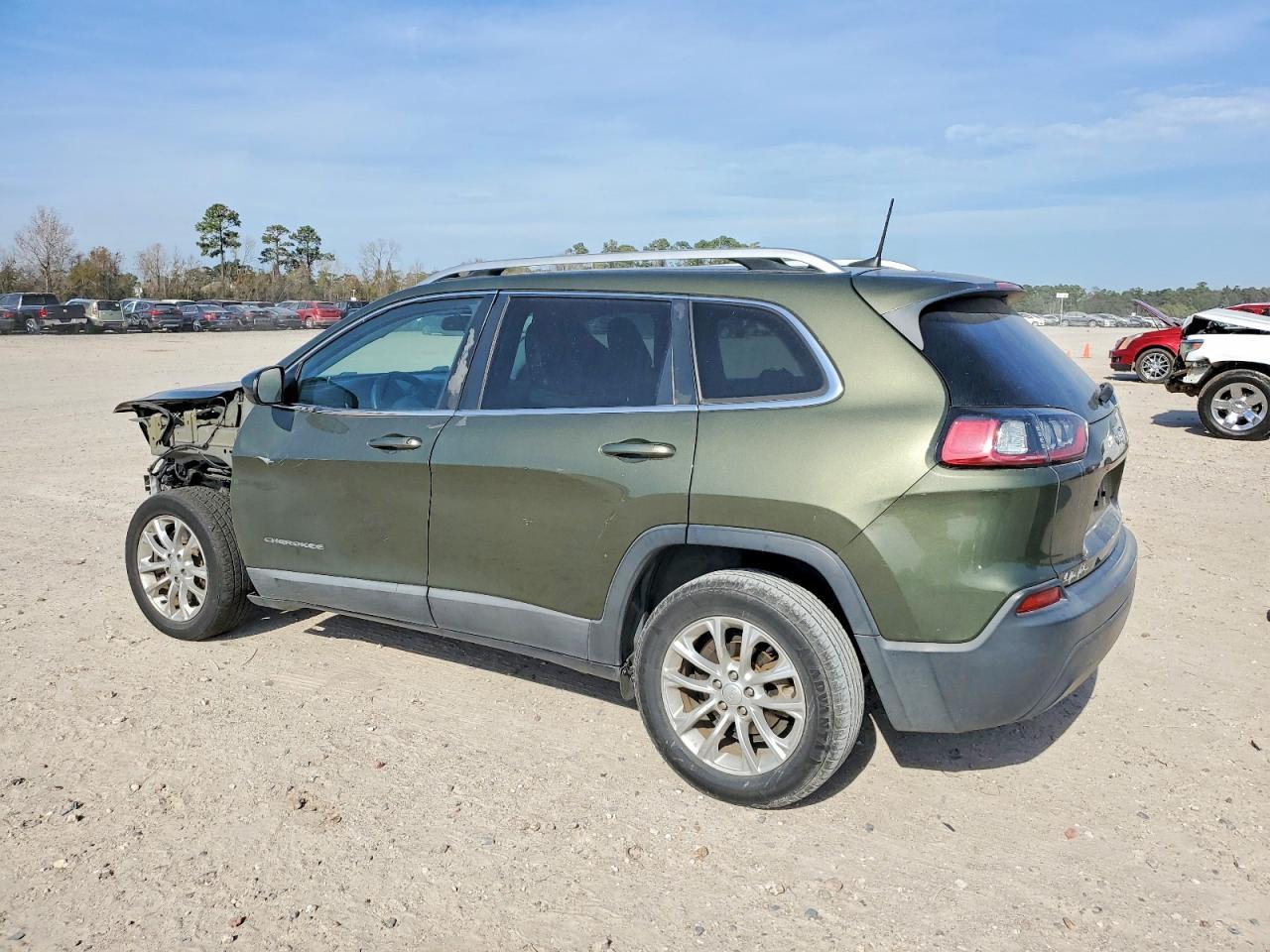 2019 Jeep Cherokee Latitude - Фото 2