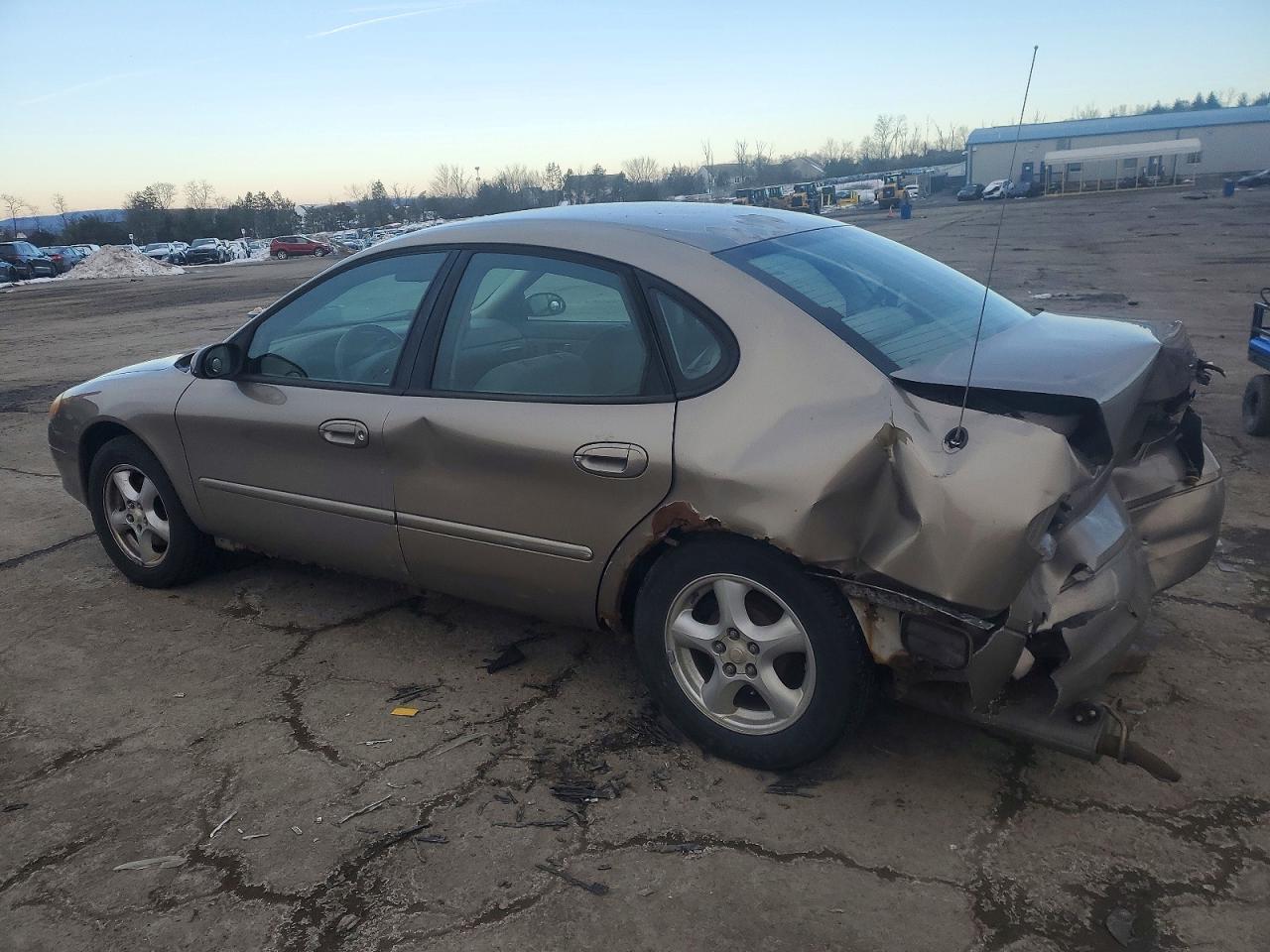 2003 Ford Taurus Se - Фото 2