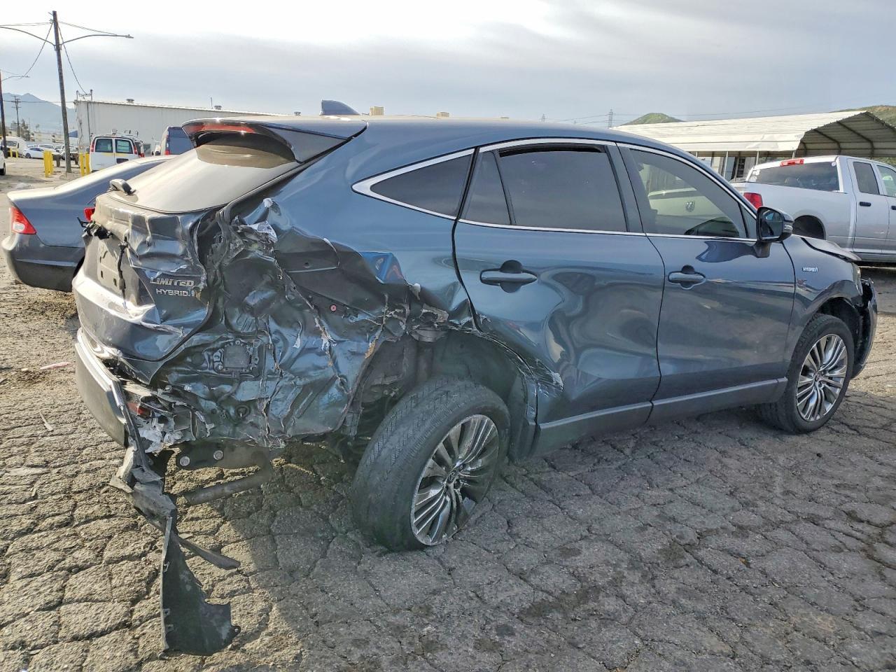 2021 Toyota Venza Le - Image 3