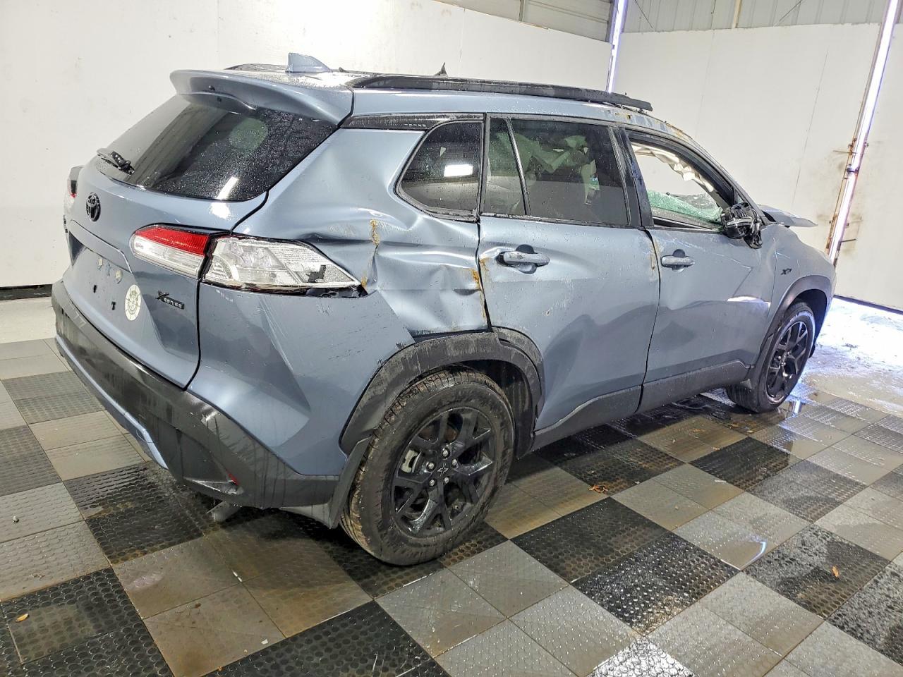 2024 Toyota Corolla Cross Le - Фото 3