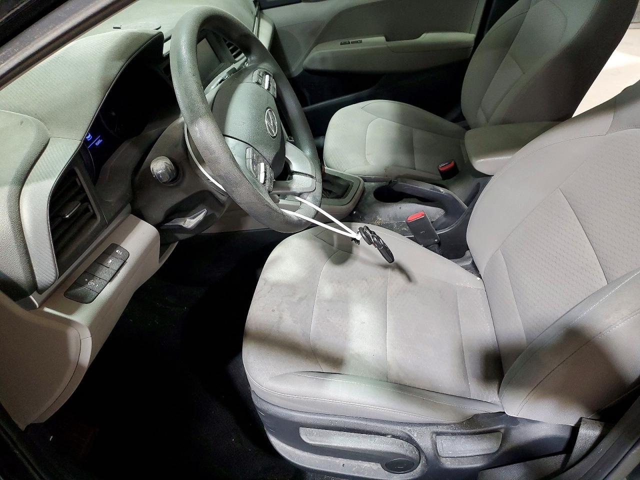 2020 Hyundai Elantra Se - Image 7