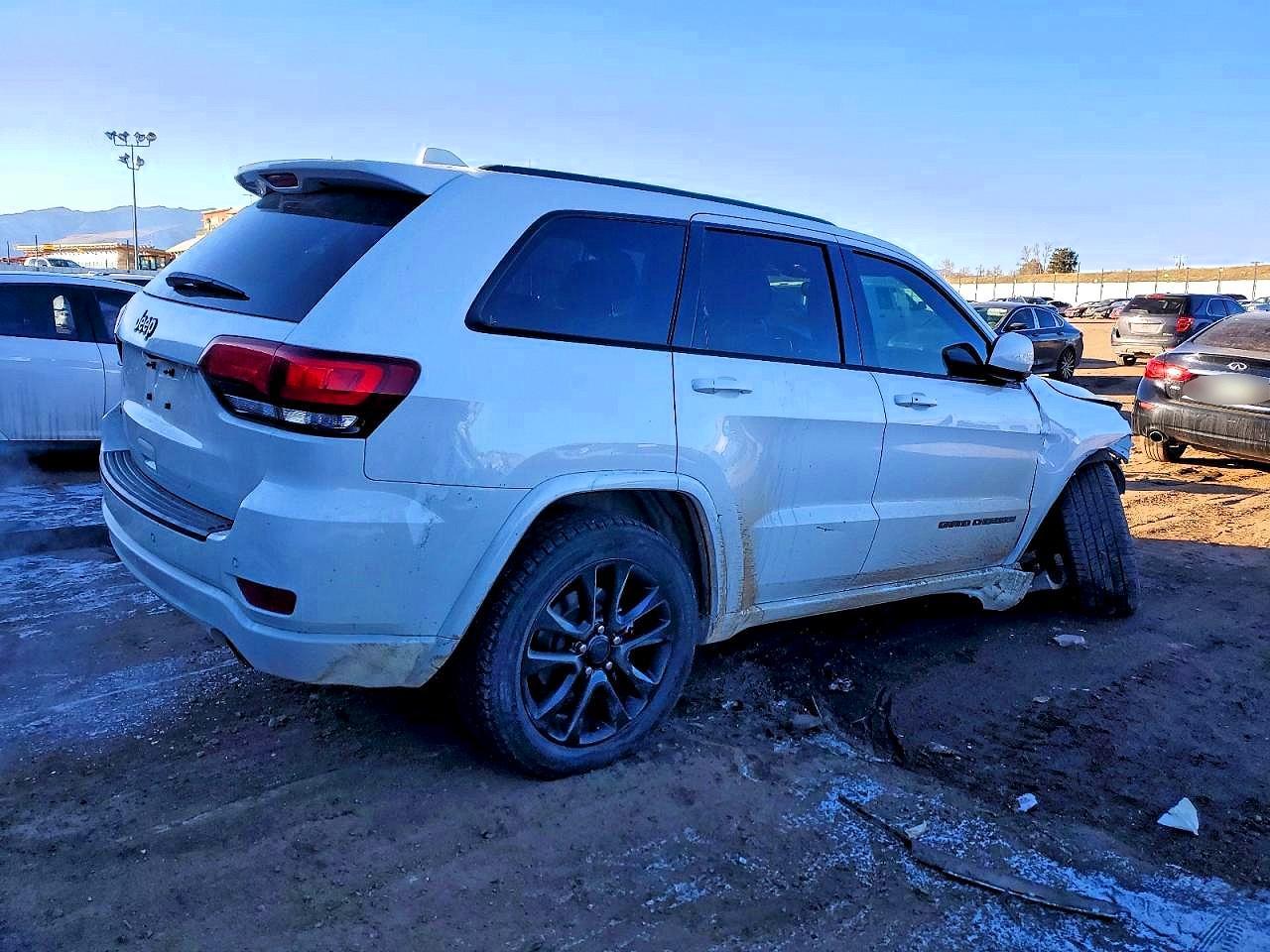 2020 Jeep Grand Cherokee Laredo - Фото 3