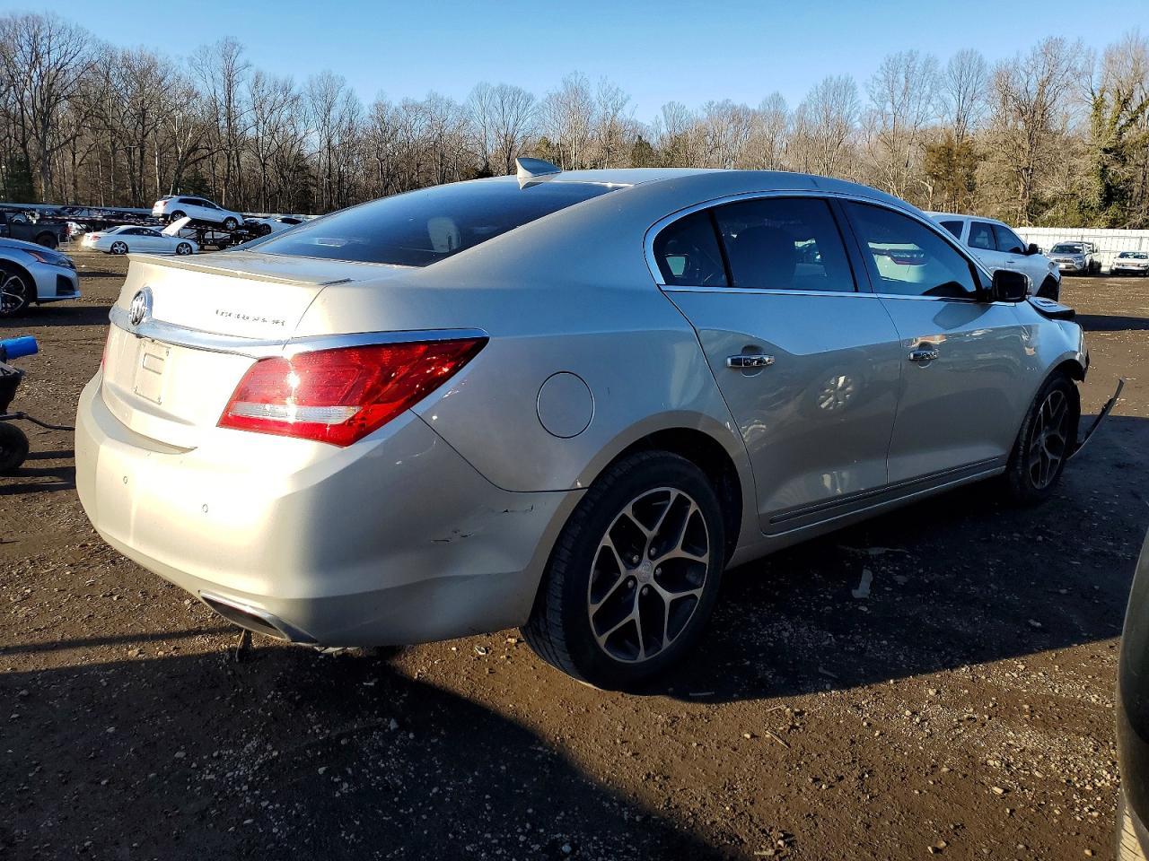 2016 Buick Lacrosse Sport Touring - Фото 3