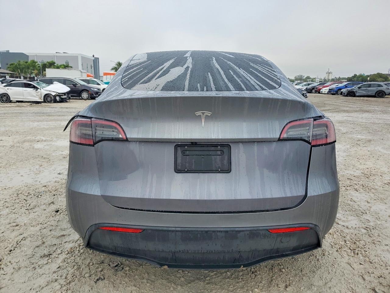 2024 Tesla Model Y - Image 6