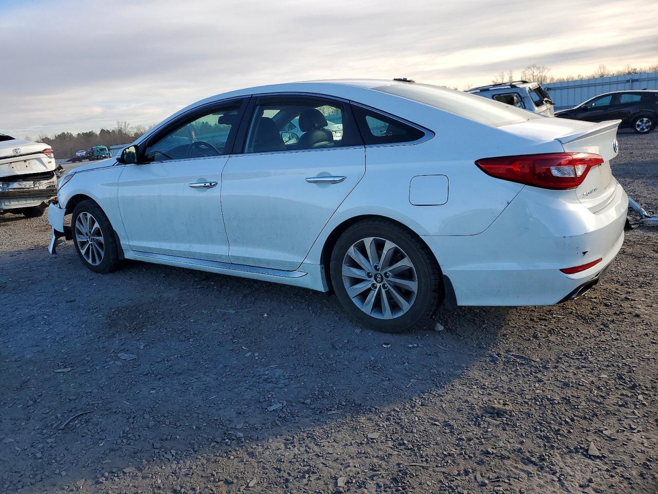 2017 Hyundai Sonata Sport - Фото 2
