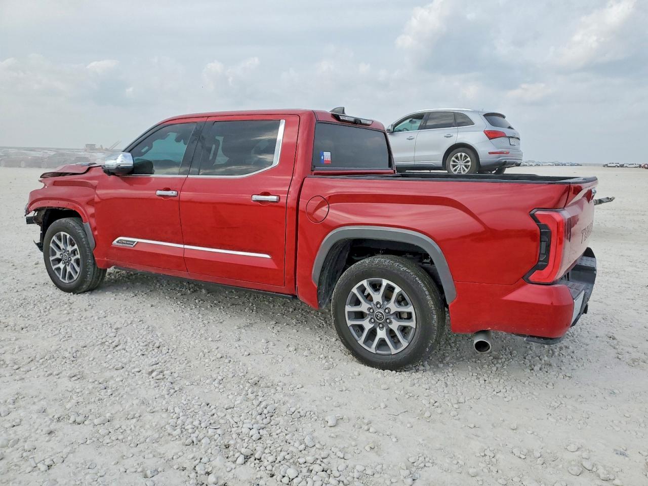 2022 Toyota Tundra Crewmax Platinum - Image 2