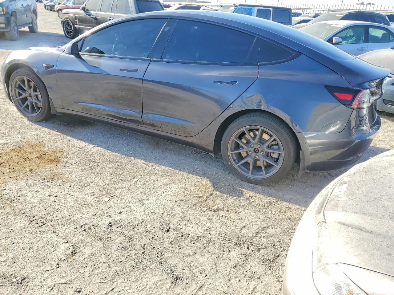 2022 Tesla Model 3 - Image 2