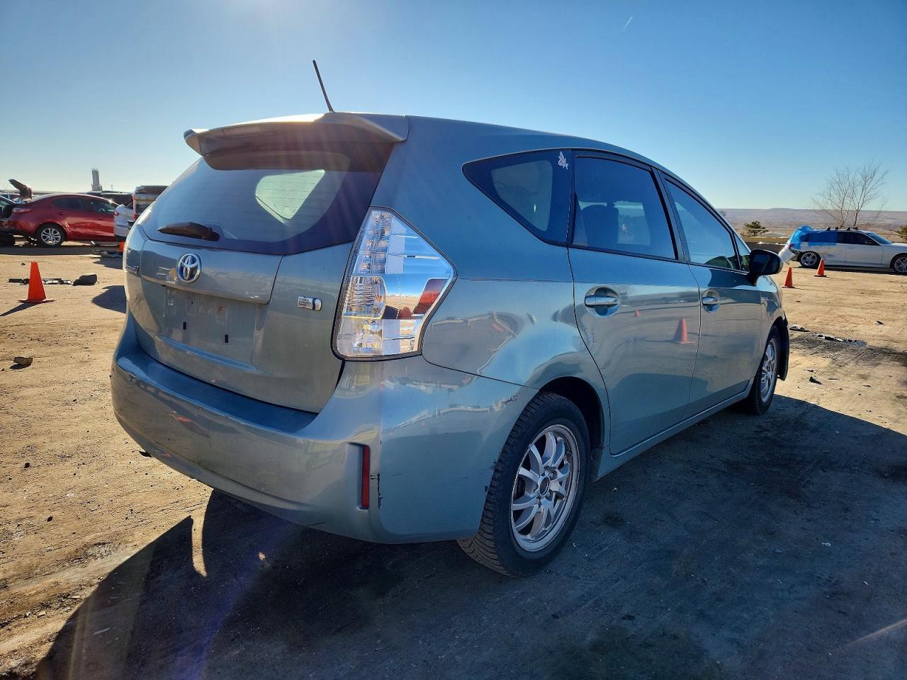 2013 Toyota Prius V - Фото 3