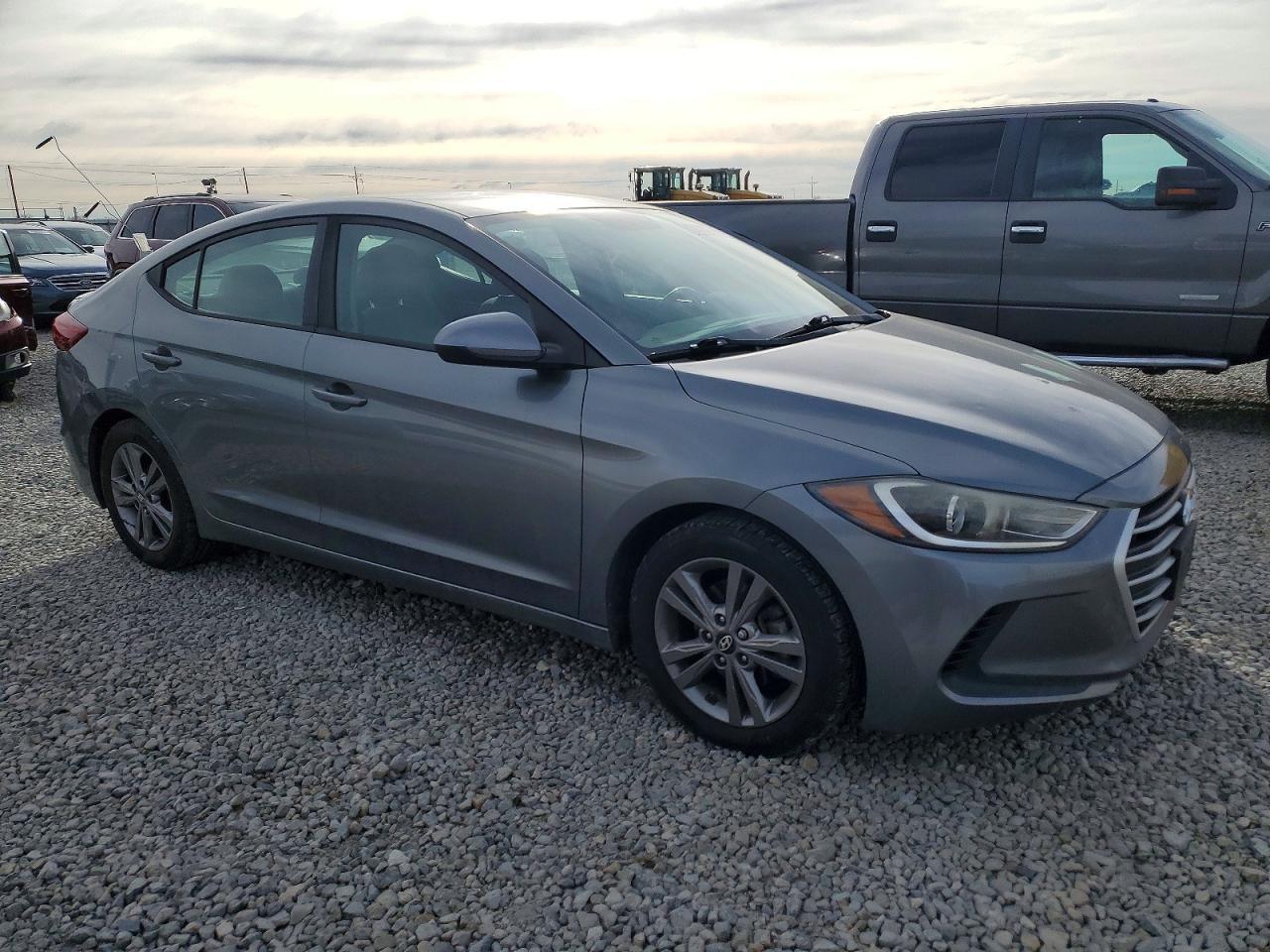 2017 Hyundai Elantra Se - Image 4