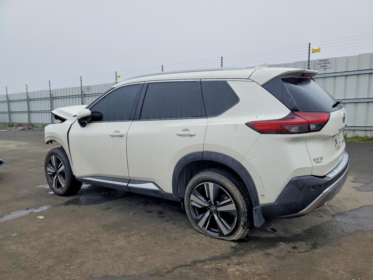 2021 Nissan Rogue Platinum - Image 2