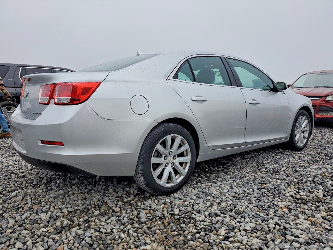 2014 Chev Malibu - Фото 3