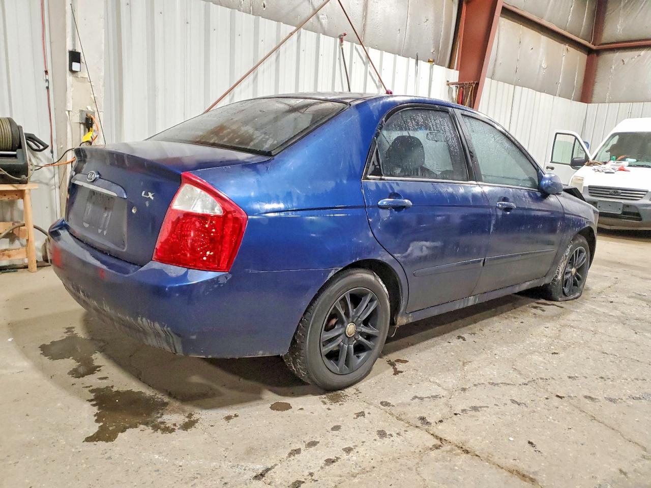 2004 Kia Spectra Lx - Фото 3