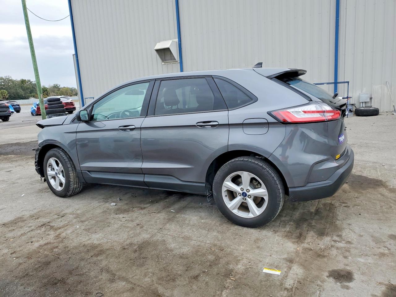 2021 Ford Edge Se - Фото 2