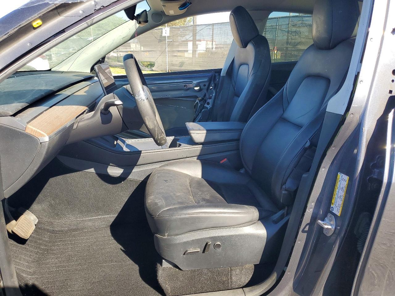 2023 Tesla Model Y - Image 7