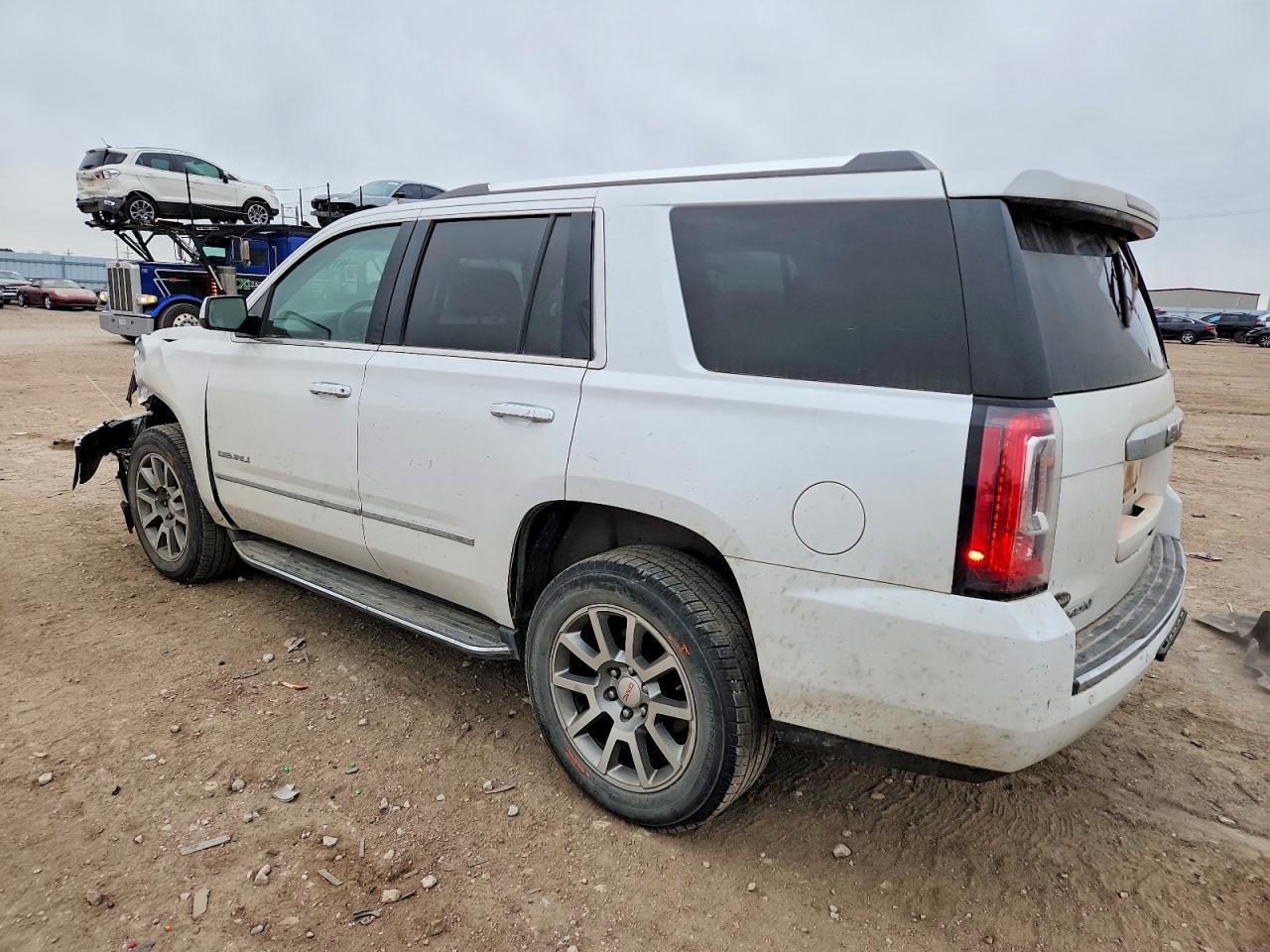 2016 GMC Yukon Denali - Фото 2