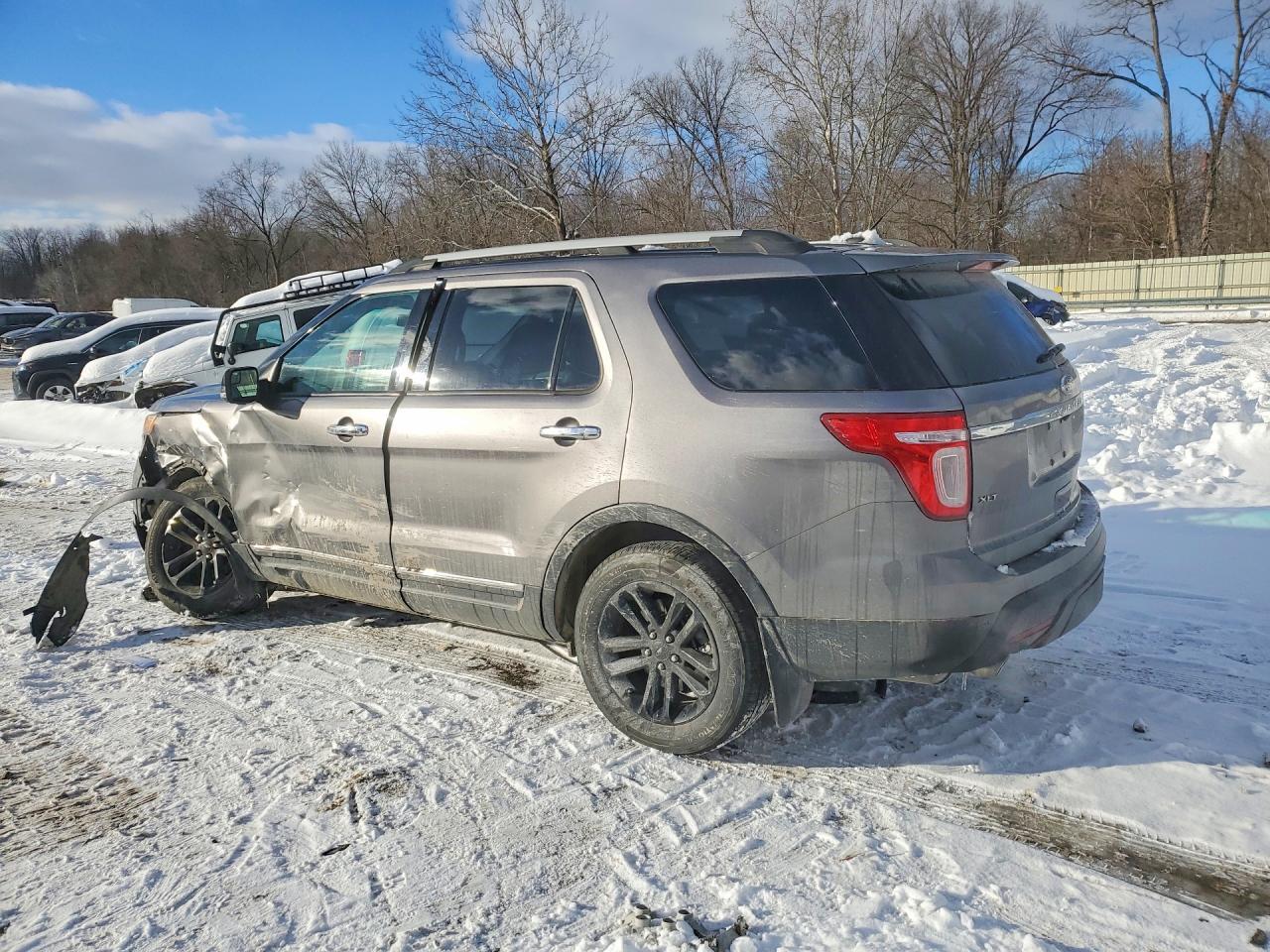2012 Ford Explorer Xlt - Image 2
