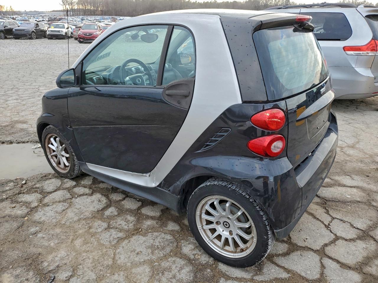 2009 Smart Fortwo Pure - Image 2