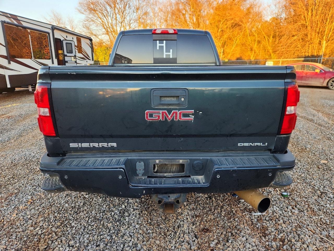 2017 GMC Sierra K2500 Denali - Image 6